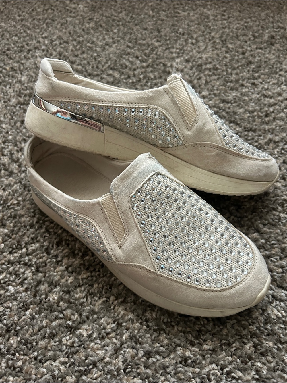 Source Unknown Cream Slip-On Rhinestone Casual Mules